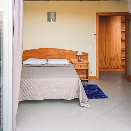 1 Bedroom Awesome In Freixo De Espada C Freixo de Espada à Cinta
