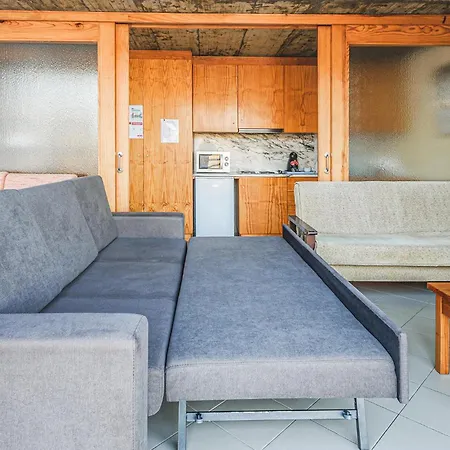 1 Bedroom Awesome In Freixo De Espada C Appartamento *