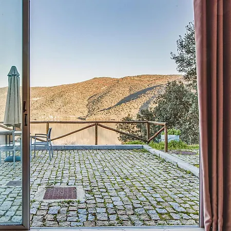 1 Bedroom Awesome In Freixo De Espada C Appartamento