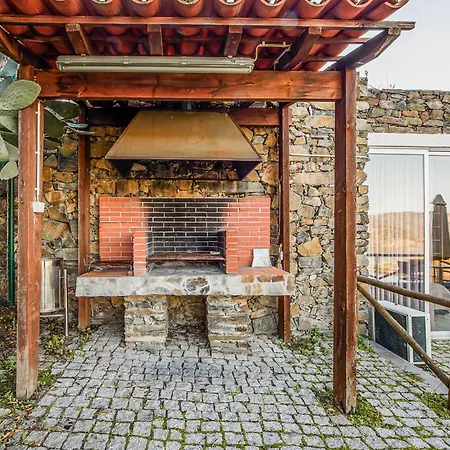 1 Bedroom Awesome In Freixo De Espada C Freixo de Espada à Cinta