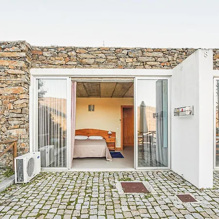Appartamento 1 Bedroom Awesome In Freixo De Espada C